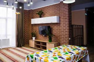 Хостелы NiceHostel Актобе Кровать в общем номере для мужчин с 4 кроватями-2